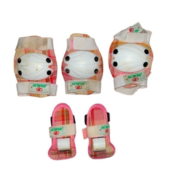 Arman Knee and Wrist Pads For Kids - Picture 3 of 5